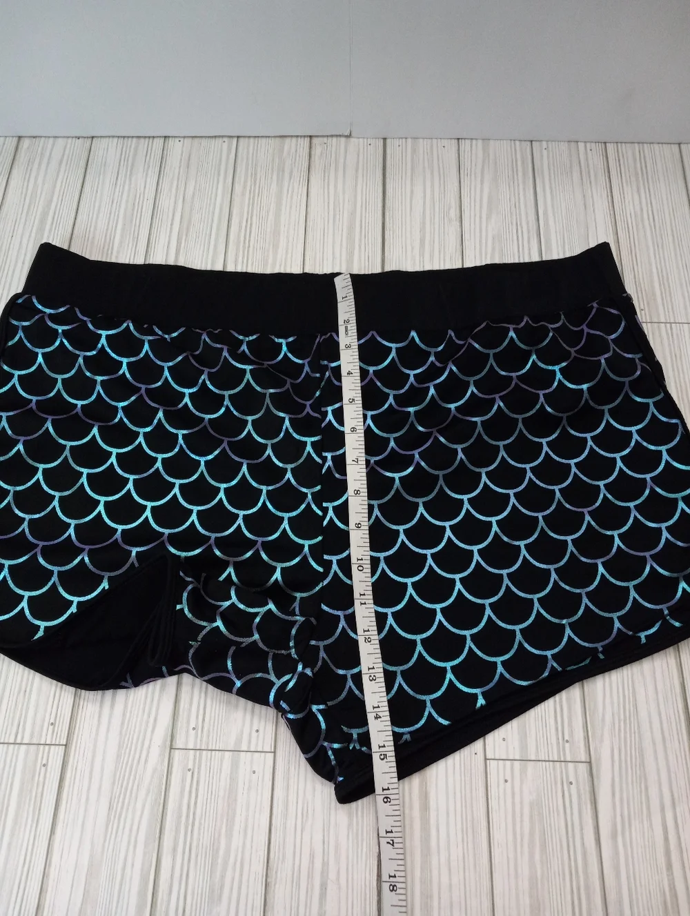 Torrid Mermaid Scale Print Women's Swim Shorts Plus Size 3X - Picture 6 of 6